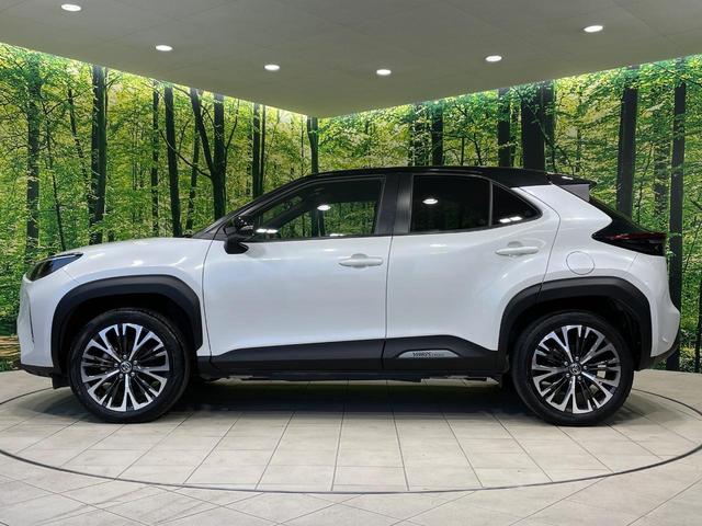 ヤリスクロス ハイブリッドＺ　全周囲カメラ　純正８インチナビ　衝突被害軽減システム　レーダークルーズ　パワーシート　コーナーセンサー　スマートキー　ＬＥＤヘッド　ＥＴＣ　純正１８インチアルミ　オートハイビーム　車線逸脱警報（25枚目）