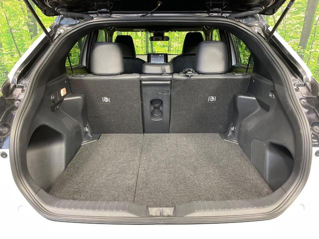 ヤリスクロス ハイブリッドＺ　全周囲カメラ　純正８インチナビ　衝突被害軽減システム　レーダークルーズ　パワーシート　コーナーセンサー　スマートキー　ＬＥＤヘッド　ＥＴＣ　純正１８インチアルミ　オートハイビーム　車線逸脱警報（39枚目）