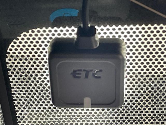 ヤリスクロス ハイブリッドＺ　全周囲カメラ　純正８インチナビ　衝突被害軽減システム　レーダークルーズ　パワーシート　コーナーセンサー　スマートキー　ＬＥＤヘッド　ＥＴＣ　純正１８インチアルミ　オートハイビーム　車線逸脱警報（60枚目）