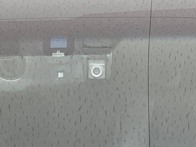 クラウンハイブリッド アスリートＳ　純正８型ナビ　バックカメラ　衝突被害軽減システム　レーダークルーズ　禁煙車　ドラレコ　コーナーセンサー　スマートキー　ＬＥＤヘッド　ＥＴＣ　純正１８インチアルミ　オートライト　デュアルエアコン（5枚目）