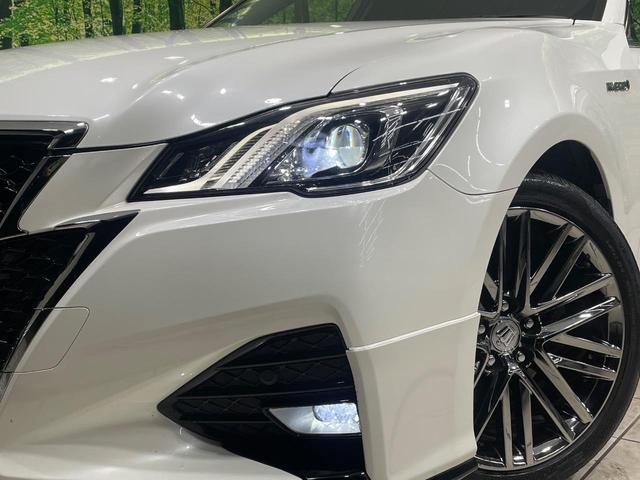 クラウンハイブリッド アスリートＳ　純正８型ナビ　バックカメラ　衝突被害軽減システム　レーダークルーズ　禁煙車　ドラレコ　コーナーセンサー　スマートキー　ＬＥＤヘッド　ＥＴＣ　純正１８インチアルミ　オートライト　デュアルエアコン（12枚目）