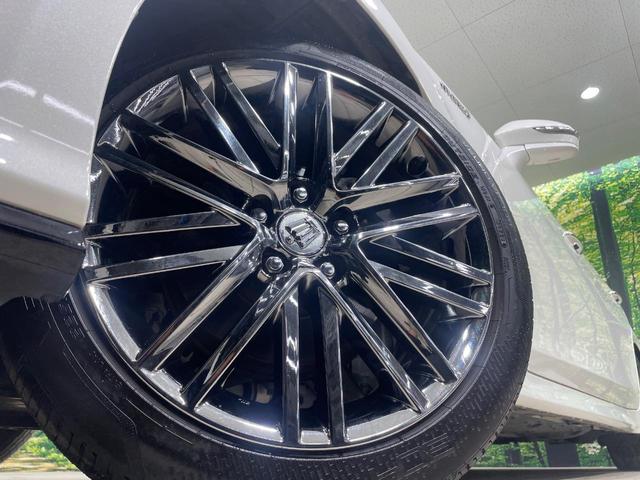 クラウンハイブリッド アスリートＳ　純正８型ナビ　バックカメラ　衝突被害軽減システム　レーダークルーズ　禁煙車　ドラレコ　コーナーセンサー　スマートキー　ＬＥＤヘッド　ＥＴＣ　純正１８インチアルミ　オートライト　デュアルエアコン（13枚目）