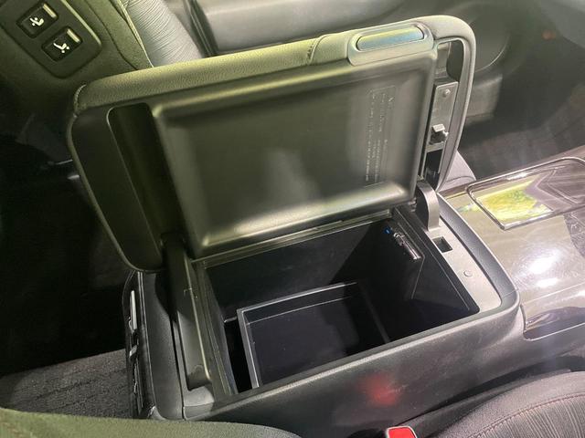 クラウンハイブリッド アスリートＳ　純正８型ナビ　バックカメラ　衝突被害軽減システム　レーダークルーズ　禁煙車　ドラレコ　コーナーセンサー　スマートキー　ＬＥＤヘッド　ＥＴＣ　純正１８インチアルミ　オートライト　デュアルエアコン（54枚目）