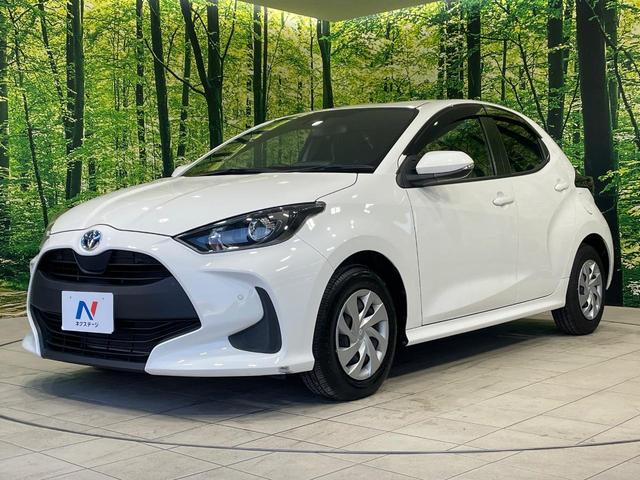ヤリス ハイブリッドＸ　バックカメラ　衝突被害軽減システム　レーダークルーズ　禁煙車　コーナーセンサー　ビルトインＥＴＣ　車線逸脱警報　オートライト　オートエアコン　Ｂｌｕｅｔｏｏｔｈ（2枚目）