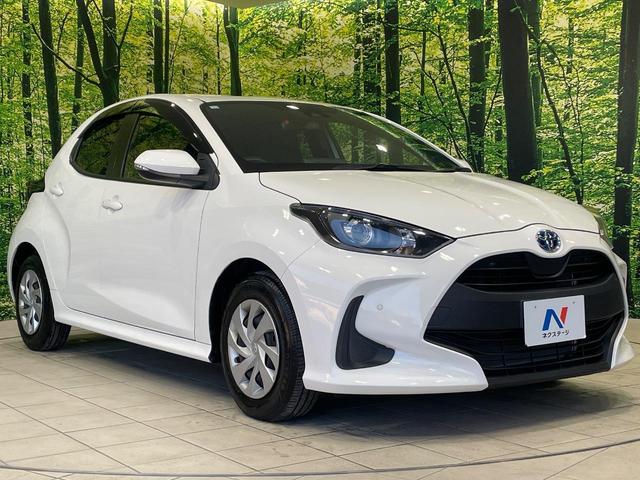 ヤリス ハイブリッドＸ　バックカメラ　衝突被害軽減システム　レーダークルーズ　禁煙車　コーナーセンサー　ビルトインＥＴＣ　車線逸脱警報　オートライト　オートエアコン　Ｂｌｕｅｔｏｏｔｈ（4枚目）