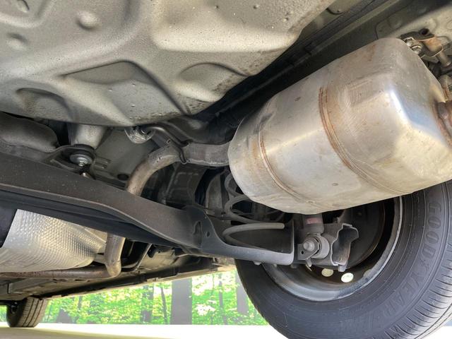 ヤリス ハイブリッドＸ　バックカメラ　衝突被害軽減システム　レーダークルーズ　禁煙車　コーナーセンサー　ビルトインＥＴＣ　車線逸脱警報　オートライト　オートエアコン　Ｂｌｕｅｔｏｏｔｈ（10枚目）