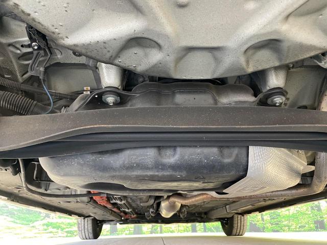 ヤリス ハイブリッドＸ　バックカメラ　衝突被害軽減システム　レーダークルーズ　禁煙車　コーナーセンサー　ビルトインＥＴＣ　車線逸脱警報　オートライト　オートエアコン　Ｂｌｕｅｔｏｏｔｈ（11枚目）