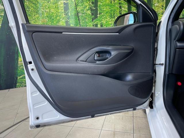 ヤリス ハイブリッドＸ　バックカメラ　衝突被害軽減システム　レーダークルーズ　禁煙車　コーナーセンサー　ビルトインＥＴＣ　車線逸脱警報　オートライト　オートエアコン　Ｂｌｕｅｔｏｏｔｈ（16枚目）