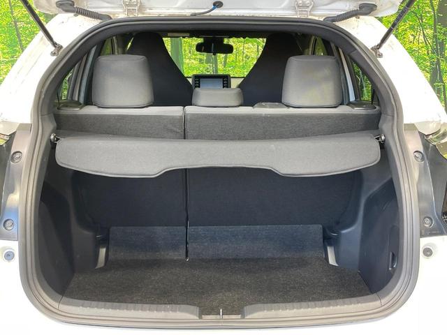 ヤリス ハイブリッドＸ　バックカメラ　衝突被害軽減システム　レーダークルーズ　禁煙車　コーナーセンサー　ビルトインＥＴＣ　車線逸脱警報　オートライト　オートエアコン　Ｂｌｕｅｔｏｏｔｈ（19枚目）