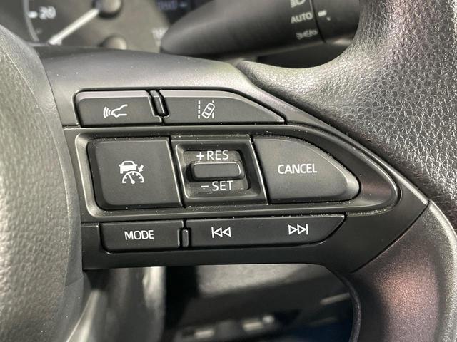 ヤリス ハイブリッドＸ　バックカメラ　衝突被害軽減システム　レーダークルーズ　禁煙車　コーナーセンサー　ビルトインＥＴＣ　車線逸脱警報　オートライト　オートエアコン　Ｂｌｕｅｔｏｏｔｈ（27枚目）