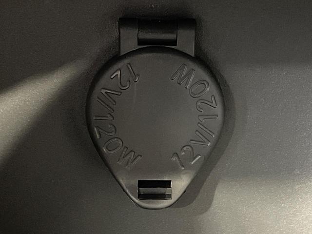 ヤリス ハイブリッドＸ　バックカメラ　衝突被害軽減システム　レーダークルーズ　禁煙車　コーナーセンサー　ビルトインＥＴＣ　車線逸脱警報　オートライト　オートエアコン　Ｂｌｕｅｔｏｏｔｈ（35枚目）