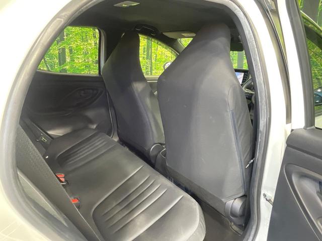 ヤリス ハイブリッドＸ　バックカメラ　衝突被害軽減システム　レーダークルーズ　禁煙車　コーナーセンサー　ビルトインＥＴＣ　車線逸脱警報　オートライト　オートエアコン　Ｂｌｕｅｔｏｏｔｈ（47枚目）