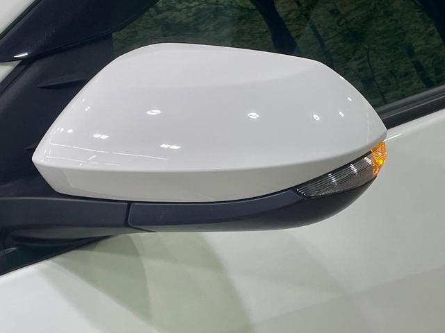 ヤリス ハイブリッドＸ　バックカメラ　衝突被害軽減システム　レーダークルーズ　禁煙車　コーナーセンサー　ビルトインＥＴＣ　車線逸脱警報　オートライト　オートエアコン　Ｂｌｕｅｔｏｏｔｈ（49枚目）