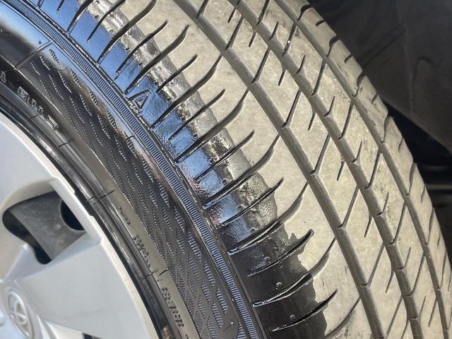 ヤリス ハイブリッドＸ　バックカメラ　衝突被害軽減システム　レーダークルーズ　禁煙車　コーナーセンサー　ビルトインＥＴＣ　車線逸脱警報　オートライト　オートエアコン　Ｂｌｕｅｔｏｏｔｈ（51枚目）