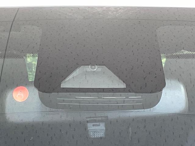 ヤリス ハイブリッドＸ　バックカメラ　衝突被害軽減システム　レーダークルーズ　禁煙車　コーナーセンサー　ビルトインＥＴＣ　車線逸脱警報　オートライト　オートエアコン　Ｂｌｕｅｔｏｏｔｈ（57枚目）