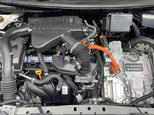 ノート Ｓ　純正９インチナビ　全周囲カメラ　衝突被害軽減システム　禁煙車　ドラレコ　コーナーセンサー　スマートキー　ＬＥＤヘッド　ＥＴＣ　オートハイビーム　車線逸脱警報　オートライト　オートエアコン（18枚目）