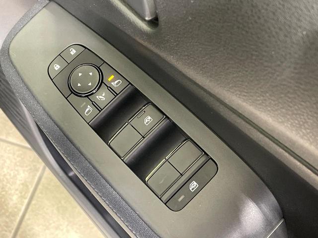 ノート Ｓ　純正９インチナビ　全周囲カメラ　衝突被害軽減システム　禁煙車　ドラレコ　コーナーセンサー　スマートキー　ＬＥＤヘッド　ＥＴＣ　オートハイビーム　車線逸脱警報　オートライト　オートエアコン（62枚目）