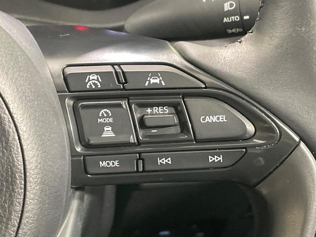 ヤリスクロス Ｚ　ディスプレイオーディオ　全周囲カメラ　衝突被害軽減システム　レーダークルーズ　禁煙車　ハーフレザーシート　パワーシート　ドラレコ　コーナーセンサー　スマートキー　ＬＥＤヘッド　ビルトインＥＴＣ（5枚目）