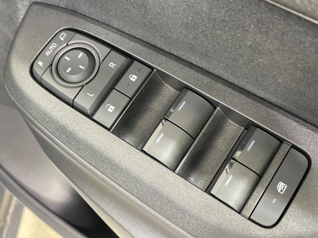 ヤリスクロス Ｚ　ディスプレイオーディオ　全周囲カメラ　衝突被害軽減システム　レーダークルーズ　禁煙車　ハーフレザーシート　パワーシート　ドラレコ　コーナーセンサー　スマートキー　ＬＥＤヘッド　ビルトインＥＴＣ（58枚目）