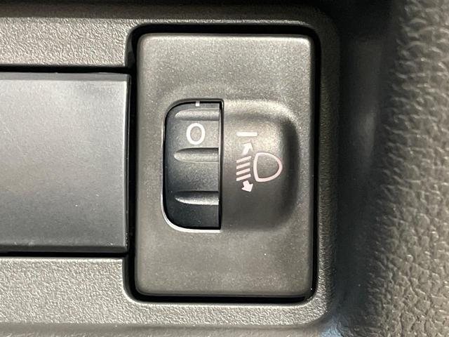 スペーシアカスタム ハイブリッドXS 届出済未使用車 純正9型ナビ 両側電動ドア 全周囲カメラ 衝突軽減装置 ハーフレザーシート コーナーセンサー スマートキー LEDヘッド 純正15インチアルミ オートハイビーム 車線逸脱警報(59枚目)