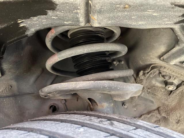 ハリアー プログレス　メーカー９インチナビ　全周囲カメラ　ＪＢＬサウンド　衝突被害軽減システム　電動リアゲート　レザーシート　パワーシート　ドラレコ　コーナーセンサー　スマートキー　ＬＥＤヘッド　ビルトインＥＴＣ　クルコン（20枚目）