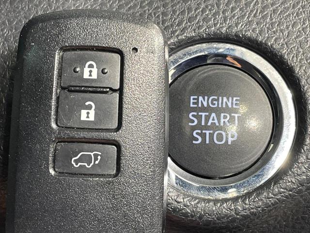 ハリアー プログレス　メーカー９インチナビ　全周囲カメラ　ＪＢＬサウンド　衝突被害軽減システム　電動リアゲート　レザーシート　パワーシート　ドラレコ　コーナーセンサー　スマートキー　ＬＥＤヘッド　ビルトインＥＴＣ　クルコン（32枚目）