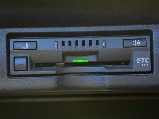 ハリアー プログレス　メーカー９インチナビ　全周囲カメラ　ＪＢＬサウンド　衝突被害軽減システム　電動リアゲート　レザーシート　パワーシート　ドラレコ　コーナーセンサー　スマートキー　ＬＥＤヘッド　ビルトインＥＴＣ　クルコン（34枚目）