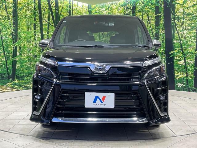 ヴォクシー ＺＳ　煌ＩＩＩ　両側電動ドア　純正１０型ナビ　後席モニター　バックカメラ　衝突軽減装置　禁煙車　ハーフレザーシート　ドラレコ　コーナーセンサー　スマートキー　ＬＥＤヘッド　ビルトインＥＴＣ（14枚目）