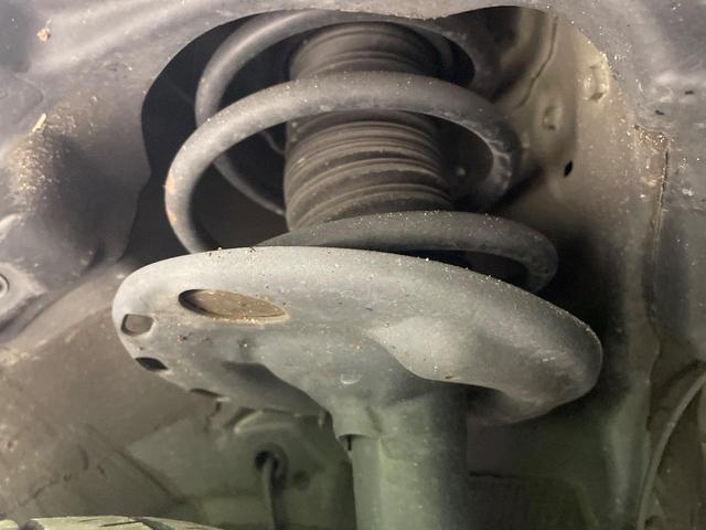 ヴォクシー ＺＳ　煌ＩＩＩ　両側電動ドア　純正１０型ナビ　後席モニター　バックカメラ　衝突軽減装置　禁煙車　ハーフレザーシート　ドラレコ　コーナーセンサー　スマートキー　ＬＥＤヘッド　ビルトインＥＴＣ（20枚目）