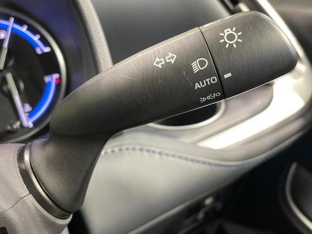 ヴォクシー ハイブリッドＳ－Ｚ　両側電動ドア　純正１０．５型ナビ　　全周囲カメラ　快適利便パッケージ　衝突被害軽減システム　トヨタチームメイト　レーダークルーズ　禁煙車　電動リアゲート　ハーフレザーシート　ドラレコ　ＥＴＣ２．０（62枚目）
