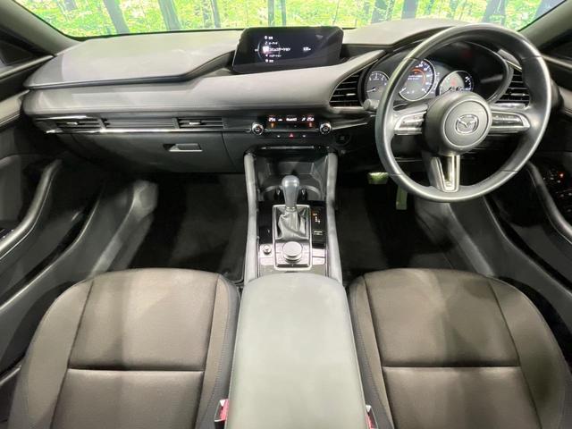 ＭＡＺＤＡ３ファストバック １５Ｓツーリング　純正８．８型ナビ　バックカメラ　衝突軽減装置　レーダークルーズ　禁煙車　コーナーセンサー　スマートキー　ＬＥＤヘッド　ＥＴＣ　純正１８インチアルミ　オートハイビーム　車線逸脱警報　オートライト（2枚目）