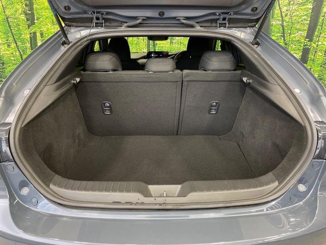 ＭＡＺＤＡ３ファストバック １５Ｓツーリング　純正８．８型ナビ　バックカメラ　衝突軽減装置　レーダークルーズ　禁煙車　コーナーセンサー　スマートキー　ＬＥＤヘッド　ＥＴＣ　純正１８インチアルミ　オートハイビーム　車線逸脱警報　オートライト（39枚目）