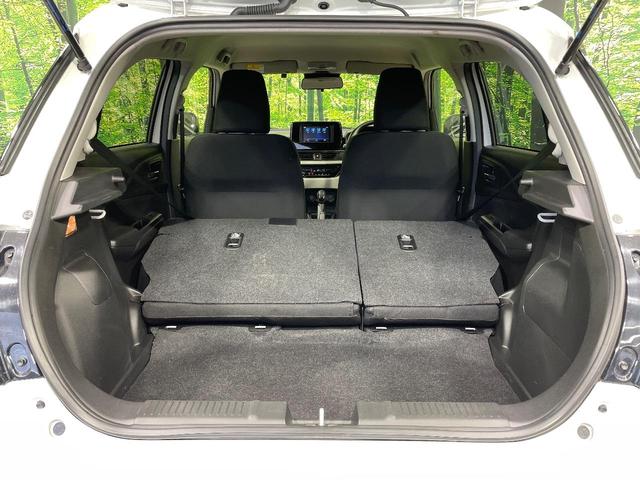 ���i�̂���������ʋ΁A���}���ɏ\���ȉ׎��X�y�[�X���m�ۂ��Ă���܂��B�Z�J���h�V�[�g��|���ƁA�傫�ȉו��̐ύڂ��\�ł���