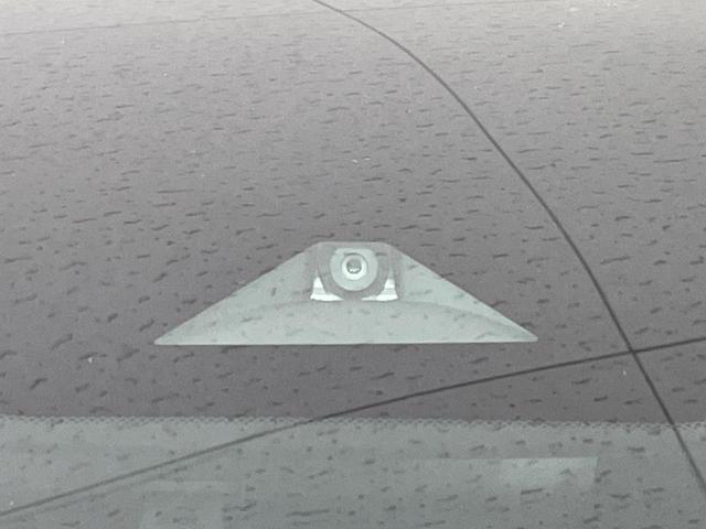 ノート Ｘ　ナビ　バックカメラ　衝突軽減装置　禁煙車　コーナーセンサー　スマートキー　ＬＥＤヘッド　ＥＴＣ　オートハイビーム　車線逸脱警報　オートライト　オートエアコン　Ｂｌｕｅｔｏｏｔｈ（6枚目）