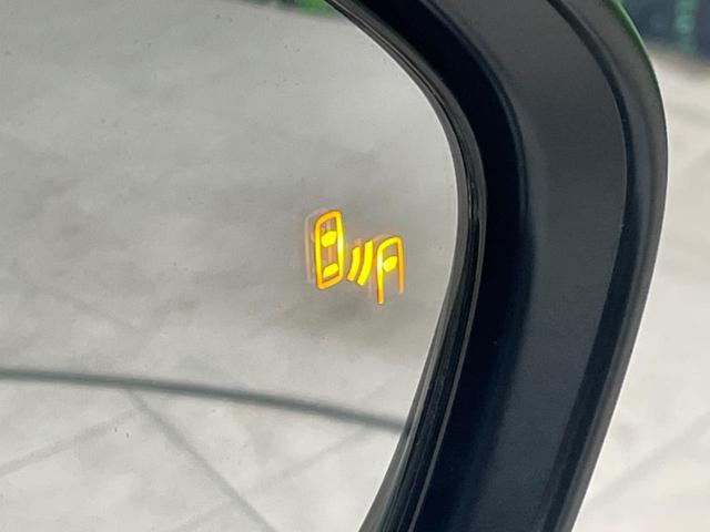 ヤリスクロス ハイブリッドＺ　全周囲カメラ　衝突被害軽減システム　禁煙車　パワーシート　コーナーセンサー　スマートキー　ＬＥＤヘッド　ビルトインＥＴＣ　純正１８インチアルミ　オートハイビーム　車線逸脱警報　オートライト（7枚目）