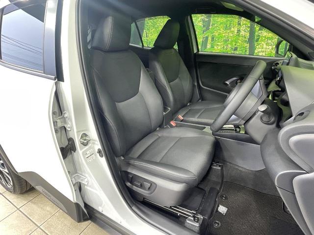 ヤリスクロス ハイブリッドＺ　全周囲カメラ　衝突被害軽減システム　禁煙車　パワーシート　コーナーセンサー　スマートキー　ＬＥＤヘッド　ビルトインＥＴＣ　純正１８インチアルミ　オートハイビーム　車線逸脱警報　オートライト（8枚目）