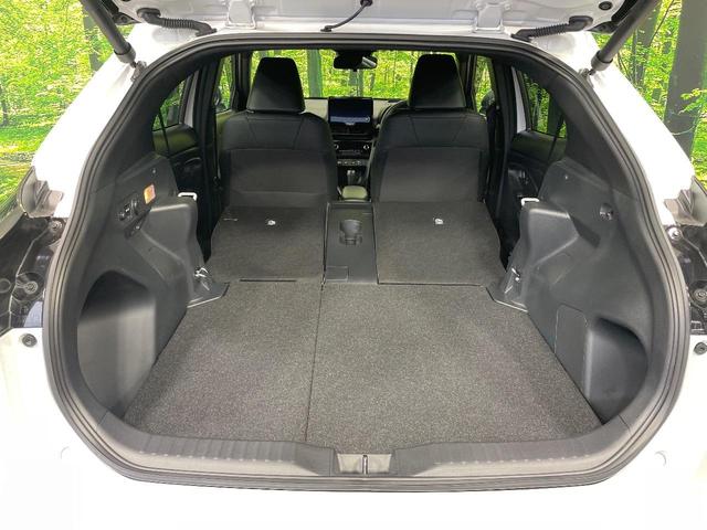 ヤリスクロス ハイブリッドＺ　全周囲カメラ　衝突被害軽減システム　禁煙車　パワーシート　コーナーセンサー　スマートキー　ＬＥＤヘッド　ビルトインＥＴＣ　純正１８インチアルミ　オートハイビーム　車線逸脱警報　オートライト（10枚目）