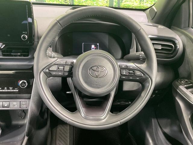 ヤリスクロス ハイブリッドＺ　全周囲カメラ　衝突被害軽減システム　禁煙車　パワーシート　コーナーセンサー　スマートキー　ＬＥＤヘッド　ビルトインＥＴＣ　純正１８インチアルミ　オートハイビーム　車線逸脱警報　オートライト（11枚目）