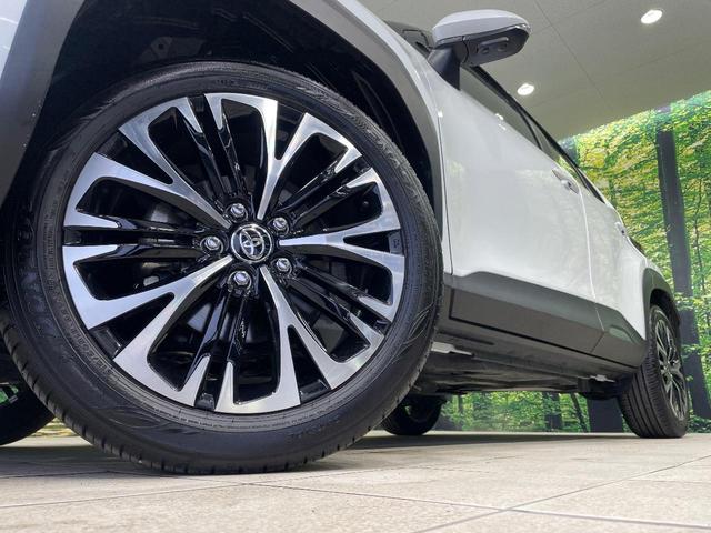 ヤリスクロス ハイブリッドＺ　全周囲カメラ　衝突被害軽減システム　禁煙車　パワーシート　コーナーセンサー　スマートキー　ＬＥＤヘッド　ビルトインＥＴＣ　純正１８インチアルミ　オートハイビーム　車線逸脱警報　オートライト（13枚目）