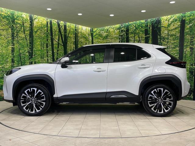 ヤリスクロス ハイブリッドＺ　全周囲カメラ　衝突被害軽減システム　禁煙車　パワーシート　コーナーセンサー　スマートキー　ＬＥＤヘッド　ビルトインＥＴＣ　純正１８インチアルミ　オートハイビーム　車線逸脱警報　オートライト（28枚目）