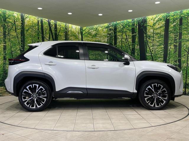 ヤリスクロス ハイブリッドＺ　全周囲カメラ　衝突被害軽減システム　禁煙車　パワーシート　コーナーセンサー　スマートキー　ＬＥＤヘッド　ビルトインＥＴＣ　純正１８インチアルミ　オートハイビーム　車線逸脱警報　オートライト（30枚目）