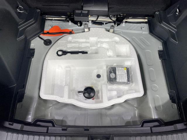 ヤリスクロス ハイブリッドＺ　全周囲カメラ　衝突被害軽減システム　禁煙車　パワーシート　コーナーセンサー　スマートキー　ＬＥＤヘッド　ビルトインＥＴＣ　純正１８インチアルミ　オートハイビーム　車線逸脱警報　オートライト（60枚目）