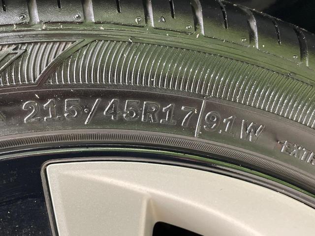 プリウス Ｓセーフティプラス　ツートーン　ＳＤナビ　バックカメラ　衝突被害軽減システム　禁煙車　ドラレコ　コーナーセンサー　スマートキー　ＬＥＤヘッド　ＥＴＣ　クルコン　純正１７インチアルミ　オートハイビーム　パークアシスト　車線逸脱警報（30枚目）