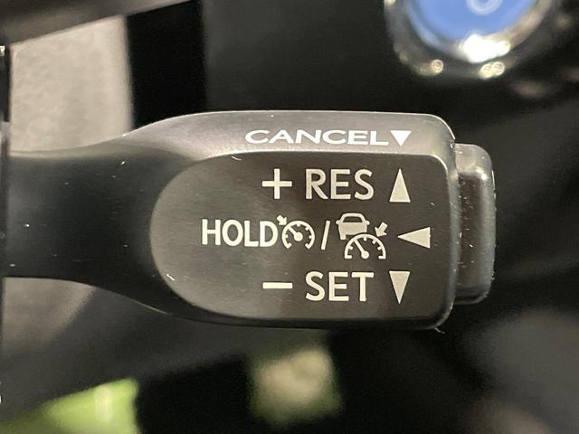 プリウス Ｓセーフティプラス　ツートーン　ＳＤナビ　バックカメラ　衝突被害軽減システム　禁煙車　ドラレコ　コーナーセンサー　スマートキー　ＬＥＤヘッド　ＥＴＣ　クルコン　純正１７インチアルミ　オートハイビーム　パークアシスト　車線逸脱警報（41枚目）