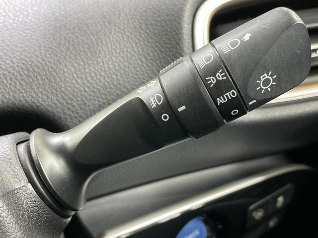 プリウス Ｓセーフティプラス　ツートーン　ＳＤナビ　バックカメラ　衝突被害軽減システム　禁煙車　ドラレコ　コーナーセンサー　スマートキー　ＬＥＤヘッド　ＥＴＣ　クルコン　純正１７インチアルミ　オートハイビーム　パークアシスト　車線逸脱警報（62枚目）
