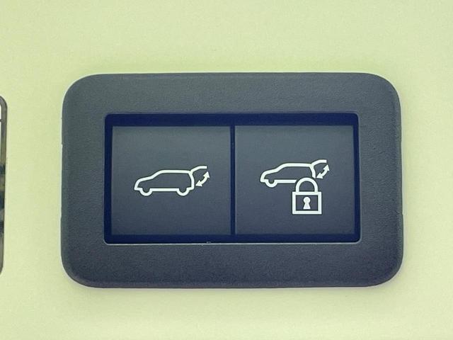 カローラクロス ハイブリッド　Ｚ　ガラスルーフ　全周囲カメラ　衝突被害軽減システム　レーダークルーズ　禁煙車　電動リアゲート　ハーフレザーシート　前席シートエアコン　パワーシート　コーナーセンサー　スマートキー（47枚目）