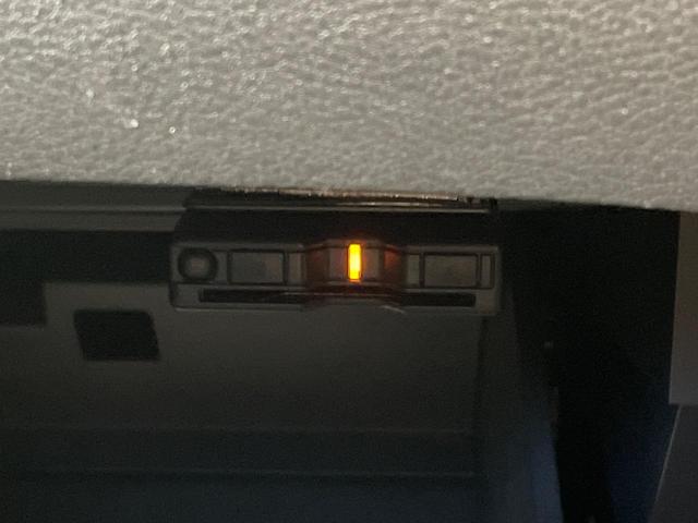 ノート Ｓ　ＳＤナビ　バックカメラ　衝突被害軽減システム　禁煙車　コーナーセンサー　スマートキー　ＥＴＣ　オートハイビーム　車線逸脱警報　オートライト　オートエアコン　Ｂｌｕｅｔｏｏｔｈ　ＣＤ（6枚目）