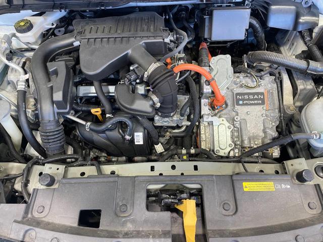 ノート Ｓ　ＳＤナビ　バックカメラ　衝突被害軽減システム　禁煙車　コーナーセンサー　スマートキー　ＥＴＣ　オートハイビーム　車線逸脱警報　オートライト　オートエアコン　Ｂｌｕｅｔｏｏｔｈ　ＣＤ（18枚目）