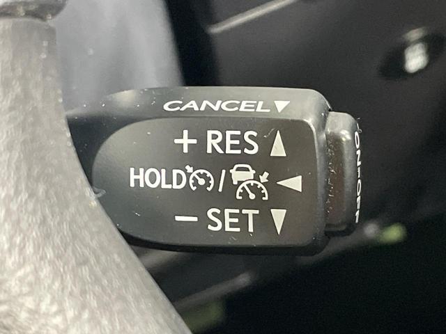 �y���[�_�[�N���[�Y�R���g���[���z�������H�ł̒��������s���y�ɁI�I�����ő��x��ۂN���[�Y�R���g���[�����A�Փˌy���V�X�e���ƘA�g���A�O���̎ԗ������m���ĎԊԂ�ۂ悤�ɑ��x���߂��Ă���܂��I�I