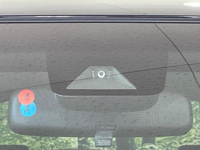 ハリアー エレガンス　ＢＩＧ－Ｘ１０型ナビ　バックカメラ　衝突軽減装置　レーダークルーズ　パワーシート　コーナーセンサー　スマートキー　ＬＥＤヘッド　ビルトインＥＴＣ　純正１７インチアルミ　オートハイビーム　車線逸脱警報（3枚目）